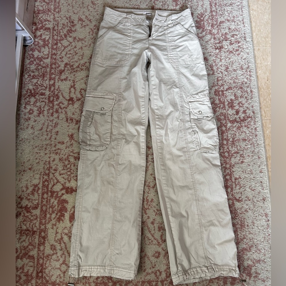 Garage low rise utility cargos
